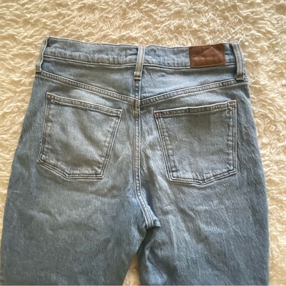 Madewell Petite Relaxed Jeans in Springtide Wash - Picture 10 of 10